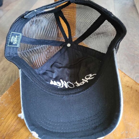 Distressed "Boy Mama" embroidered baseball hat with ponytail / Messy bun opening - Picture 3 of 5